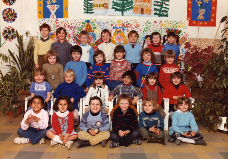 Photo De Classe Année 1984 De 1984 Ecole Primaire Copains D Avant Photo De Classe Année 1984 De 1984 Ecole Primaire Copains D Avant