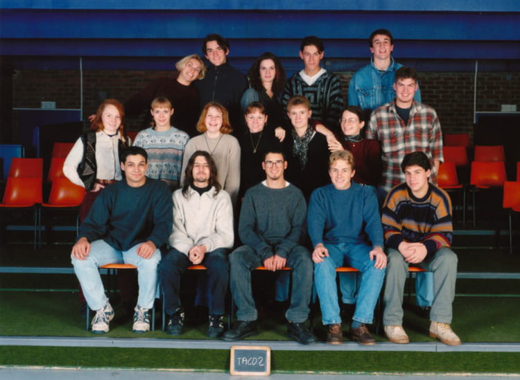 Photo de classe TACO 2 1995/1996 de 1995, Lycée Cassini - Copains d'avant