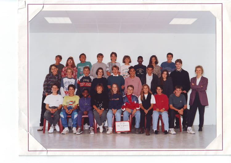 Les Hyverneaux Lesigny Page De Garde Cde Litterature Photo de classe 3ème 6 de 1993, Collège Les Hyverneaux - Copains d'avant
