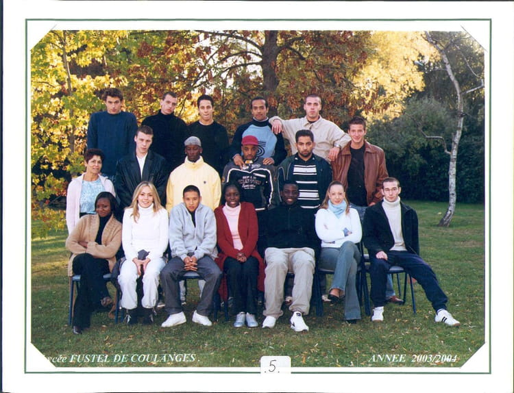 Photo de classe BTS Force de vente 2 de 2004, Lycée Fustel De Coulanges ...