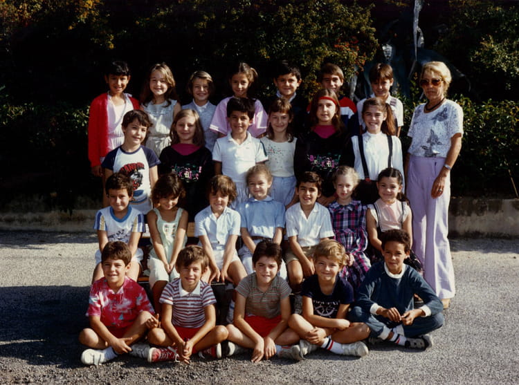Photo de classe CE1 de 1985, école Des Trois Ponts Copains d'avant