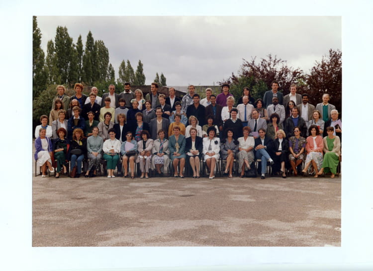 Photo De Classe Photo Des Profs De 1991 Coll ge G rard Philipe photo-de-classe-photo-des-profs-de-1991-coll-ge-g-rard-philipe