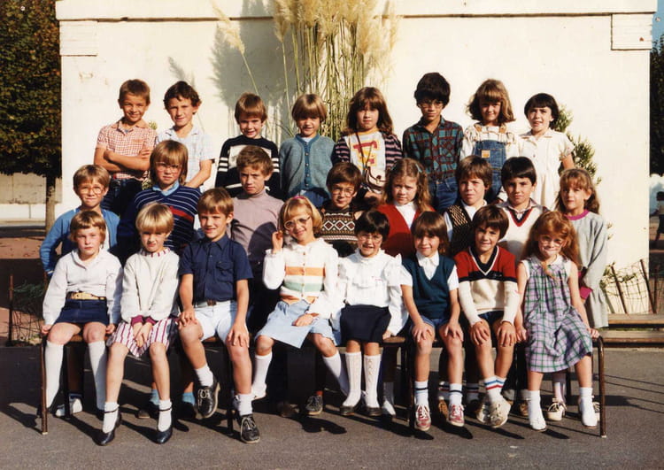 Photo de classe CE1 de 1983, ECOLE MARIE CURIE - Copains d'avant