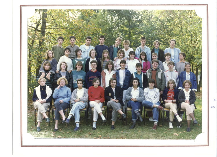 Photo De Classe 2nde 17 1986 87 De 1987 Copains D avant photo-de-classe-2nde-17-1986-87-de-1987-copains-d-avant