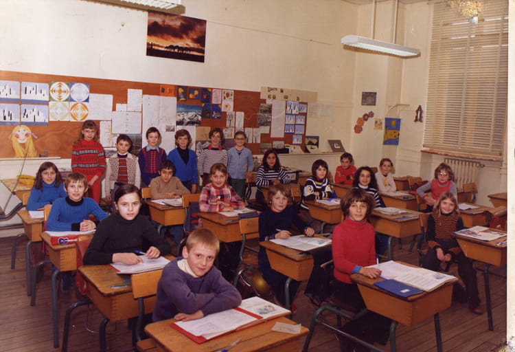 Photo de classe Cm1 ou cm2 M. CURT de 1977, Ecole Primaire (Bellegarde