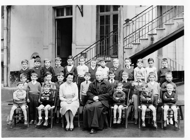 Photo de classe Onzième de 1957, Collège Privé Fénelon Saintemarie Copains d'avant