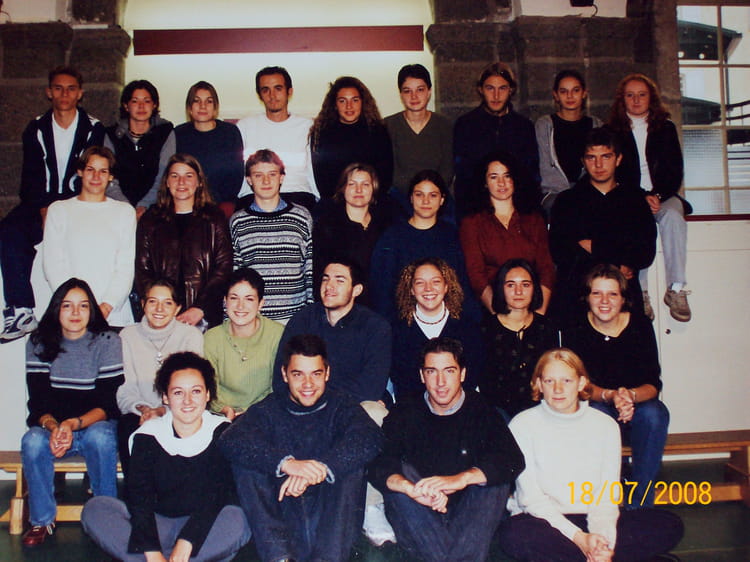 Photo de classe BTS Action Co de 2001, Lycée Privé Anne Marie Martel ...